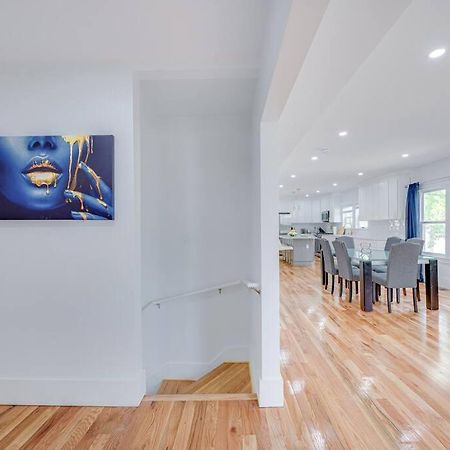 Modern Red Door Haven +5Mins To Boston Apartment Milton Ngoại thất bức ảnh
