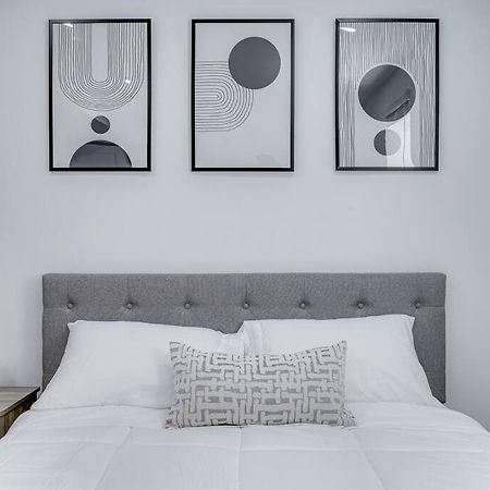 Modern Red Door Haven +5Mins To Boston Apartment Milton Ngoại thất bức ảnh